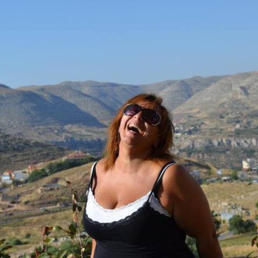 Meet your Posher, Naila